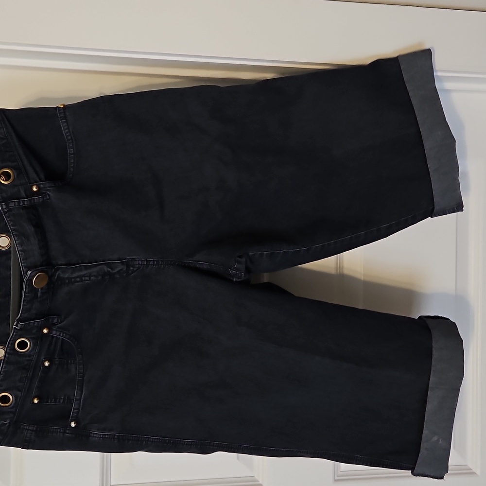 Womens Size 12 Dark Denim Womens Jeans Walking Shorts.  New Direction.  $4.99 SH